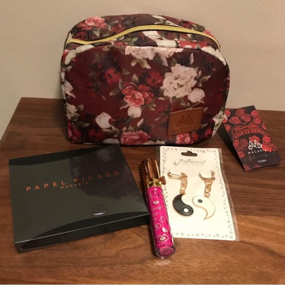 Macaría papel picado palette and cosmetic bag flora